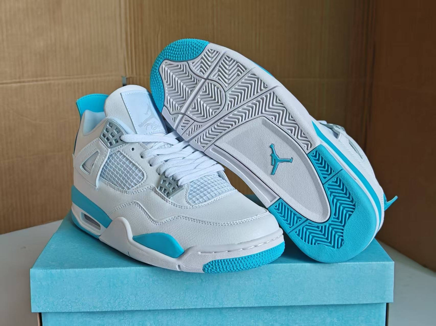 Air Jordan 4 Retro 'Ice Blue'