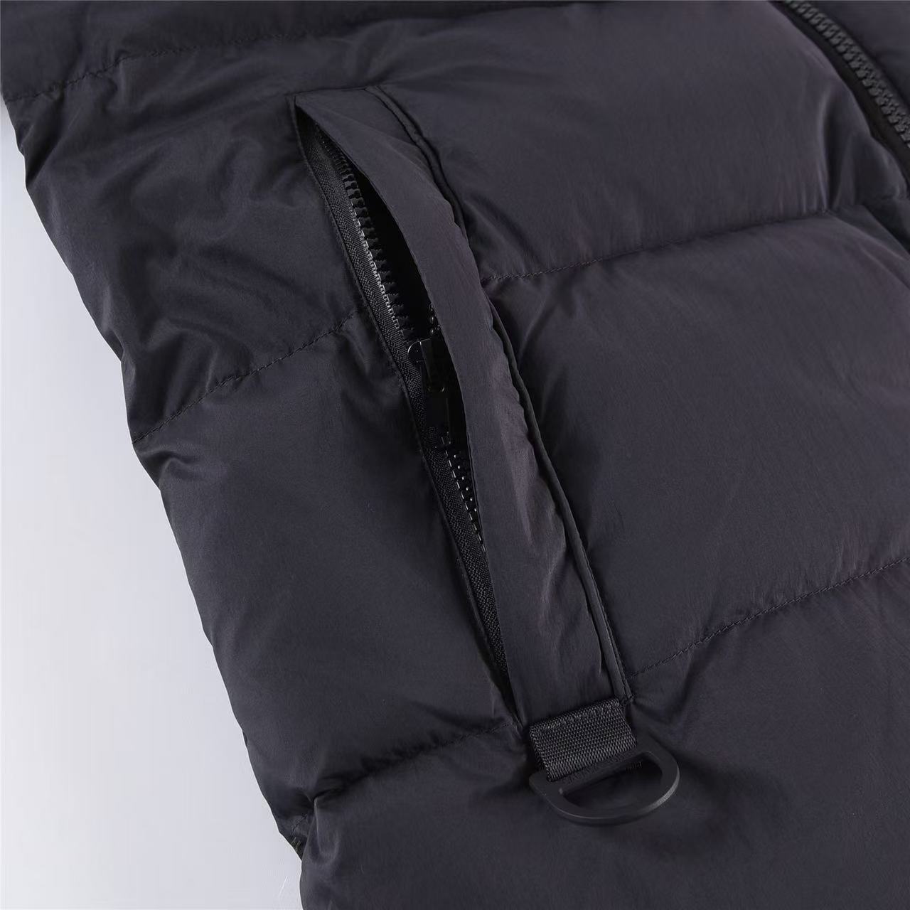 TRAPSTAR IRONGATE DETACHABLE HOODED PUFFER JACKET BLACK