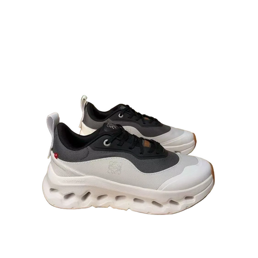 On: Black/White – Engineered for Definitive Contrast