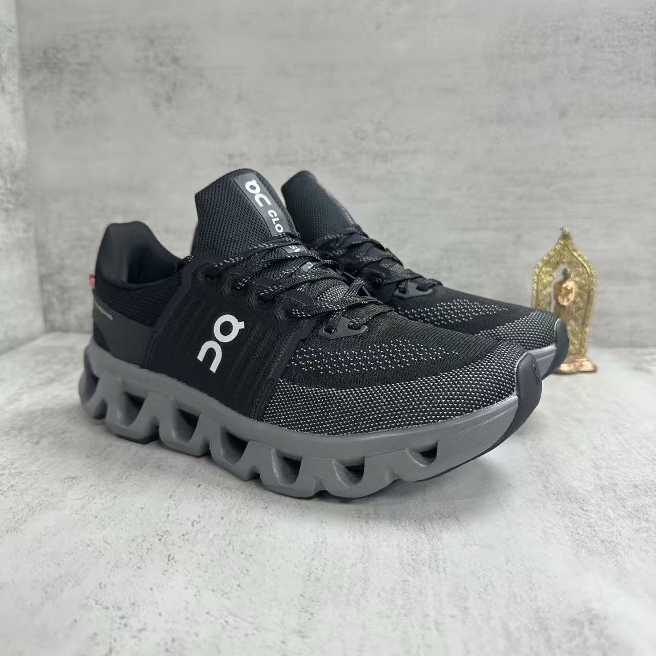 On: Black – Engineered for Stealth Performance