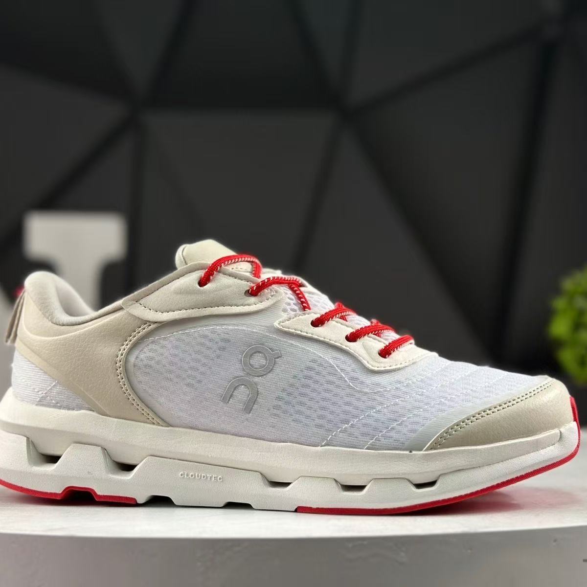 On: White/Red – Engineered for Dynamic Contrast