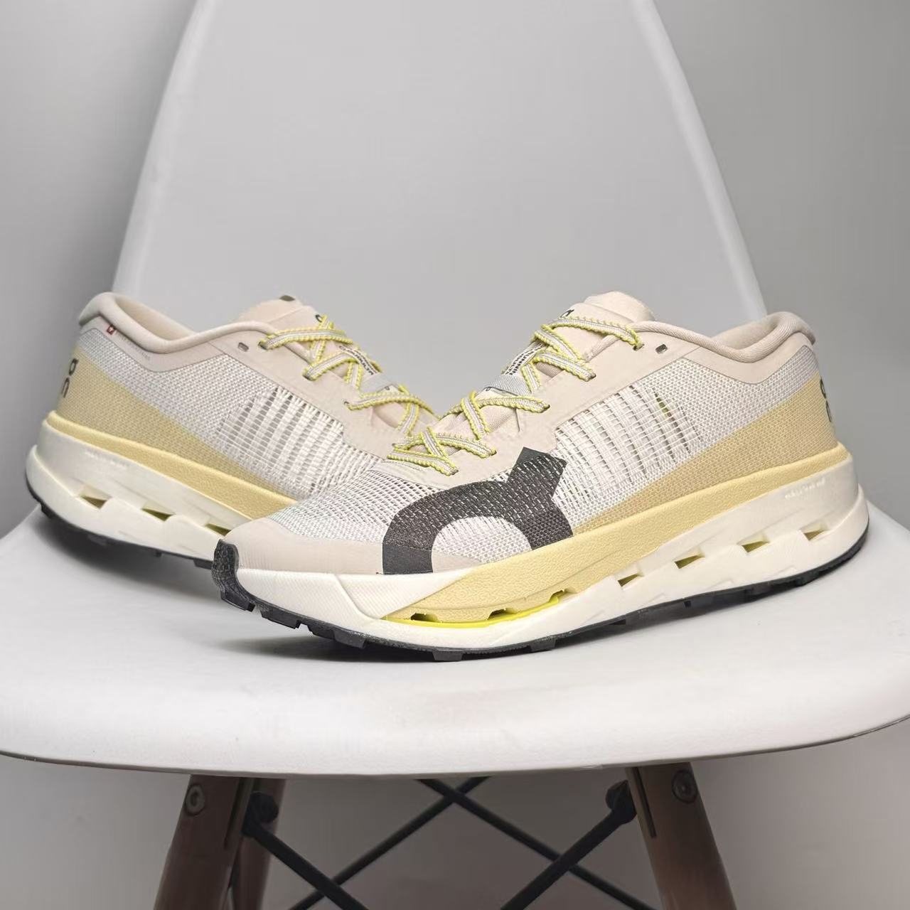 On: White/Yellow – Engineered for Bright Momentum