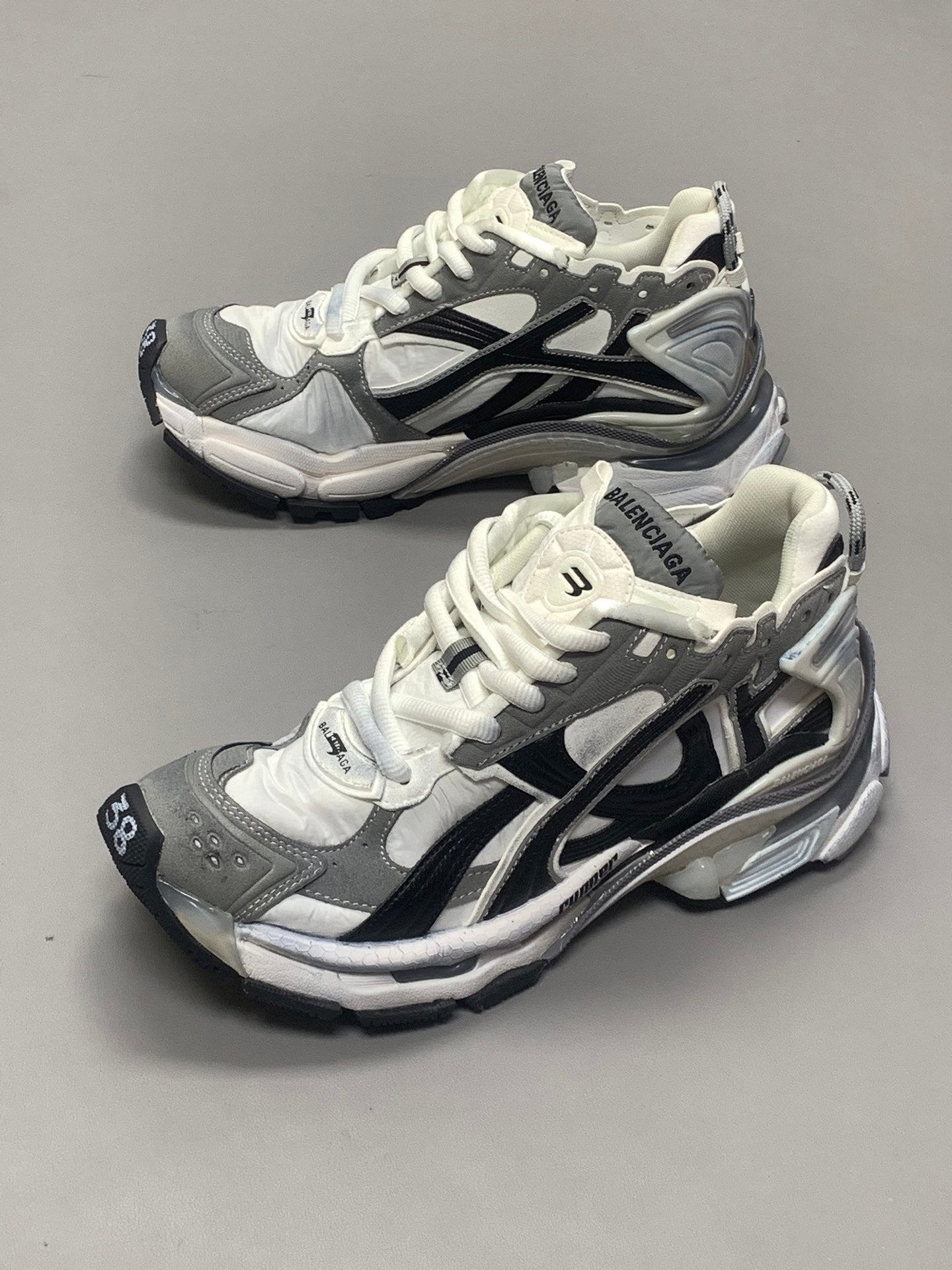 Balenciaga Sneaker in Grey/White: Sculpted Ascent