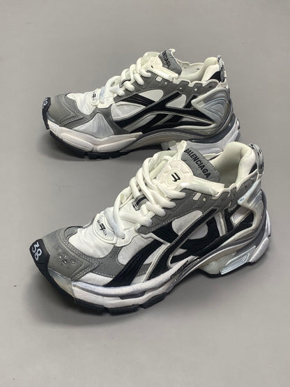 Balenciaga Sneaker in Grey/White: Sculpted Ascent