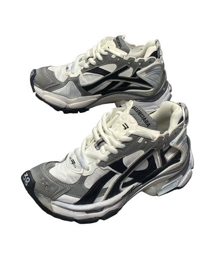 Balenciaga Sneaker in Grey/White: Sculpted Ascent