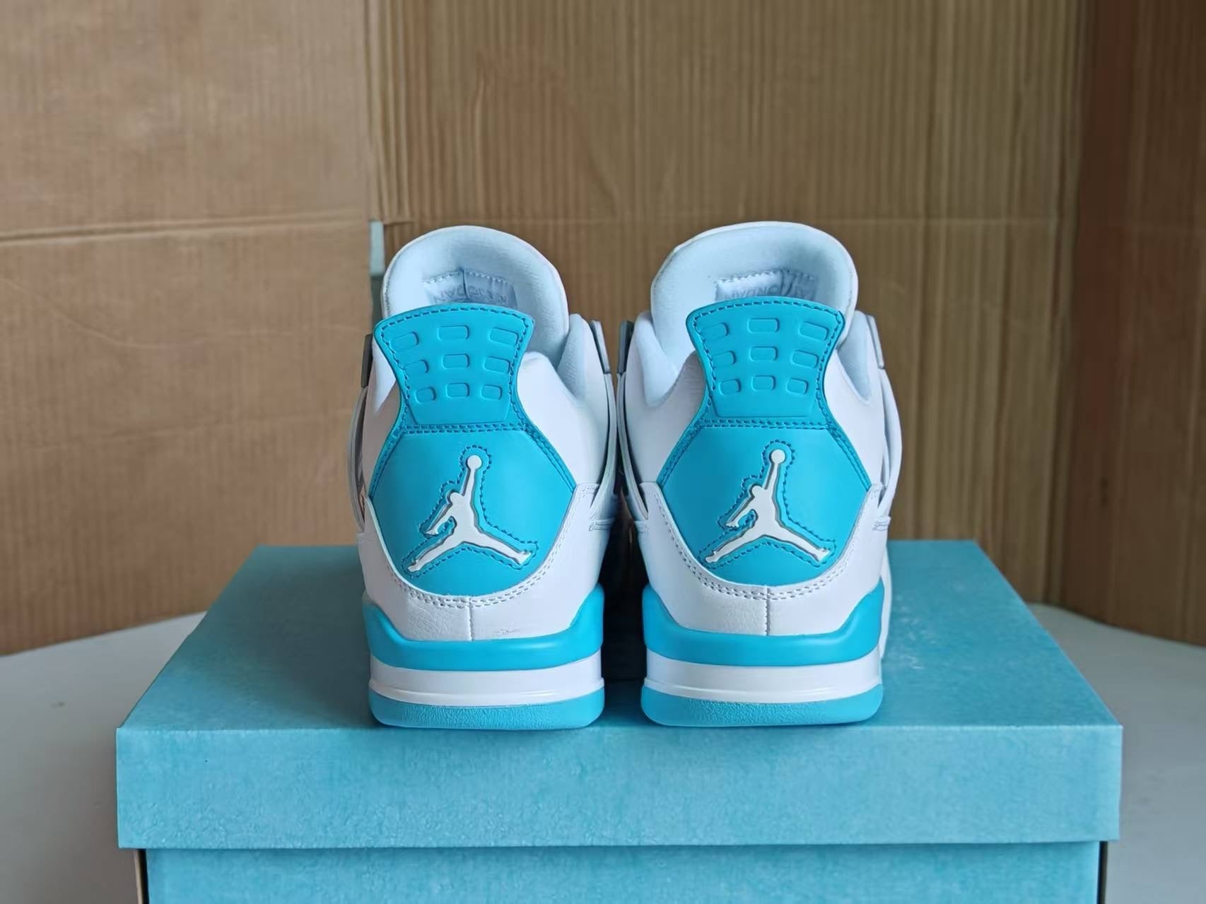 Air Jordan 4 Retro 'Ice Blue'