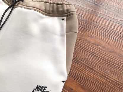 NIKE TECH FLEECE PANTS x SANDALWOOD/LIGHT BONE WHITE