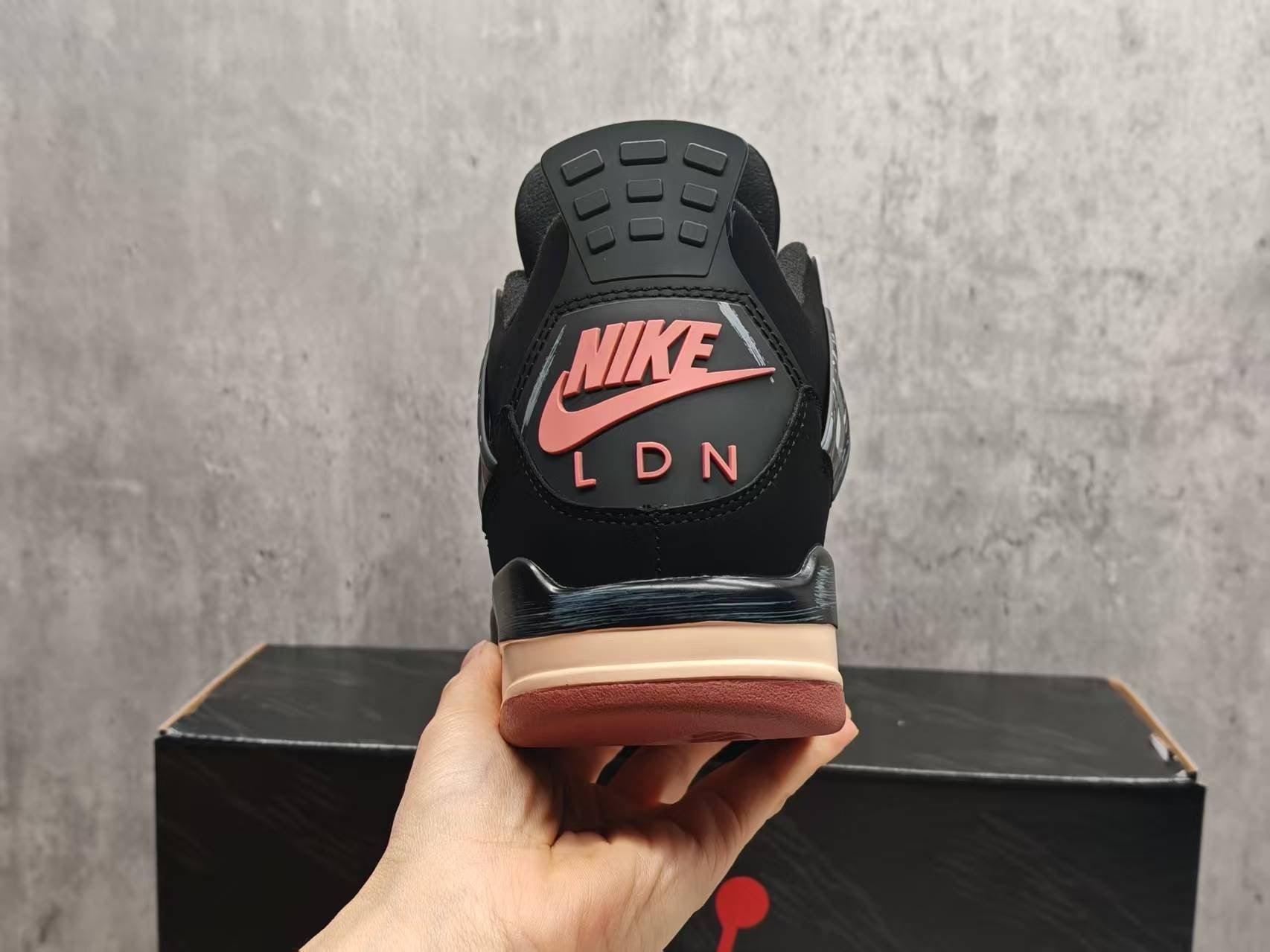 Air Jordan 4 Retro 'London'