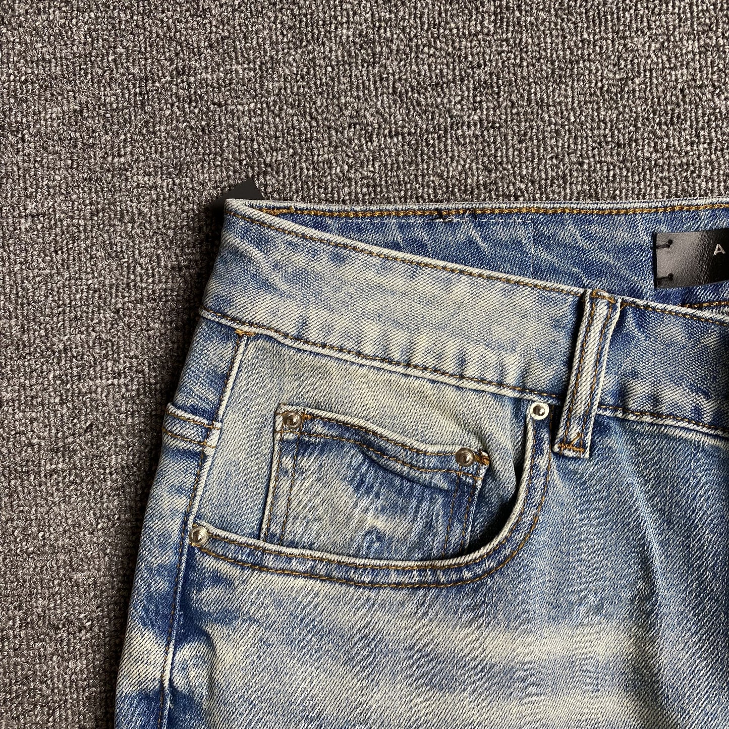 AMIRI VARSITY LOGO JEANS - Prime Reps