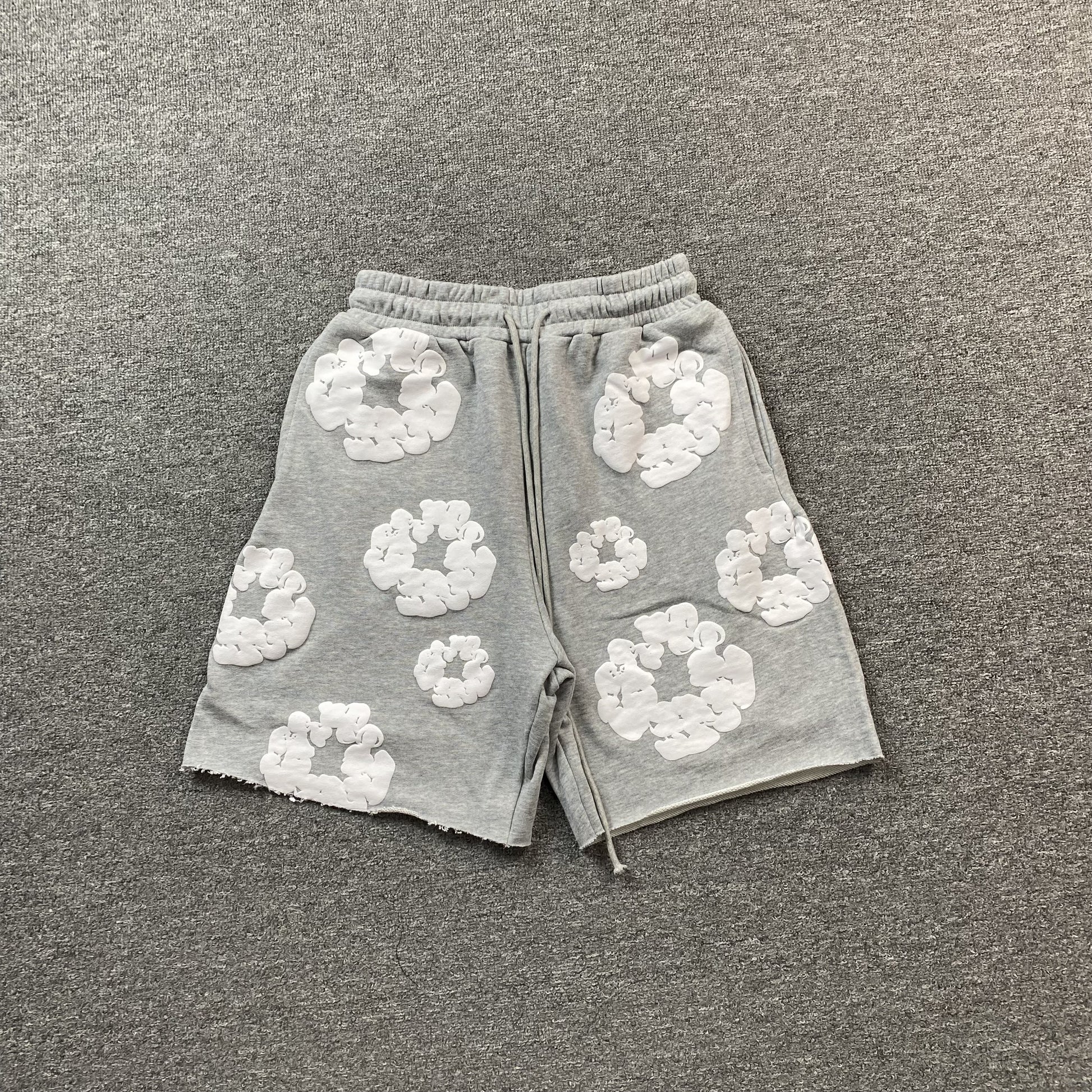 DENIM TEARS COTTON WREATH SHORTS GREY - Prime Reps