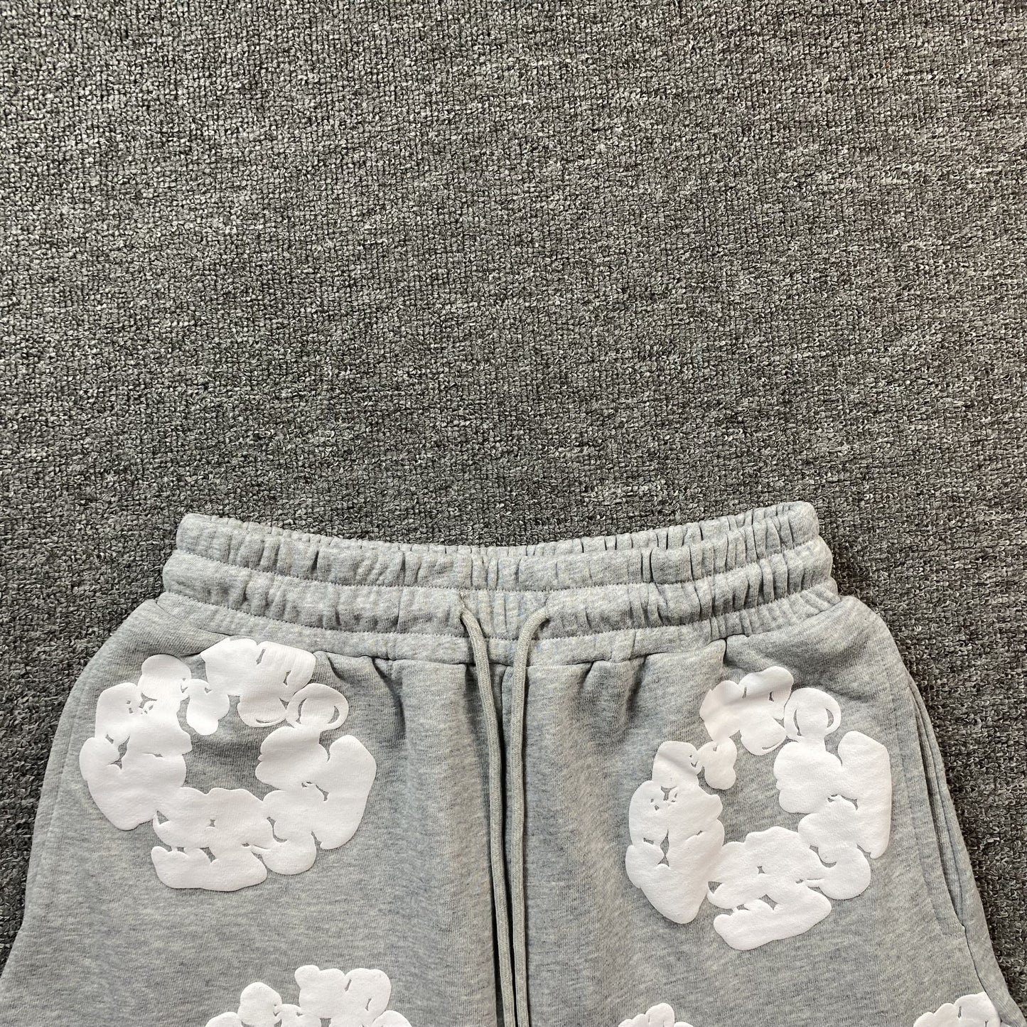 DENIM TEARS COTTON WREATH SHORTS GREY - Prime Reps
