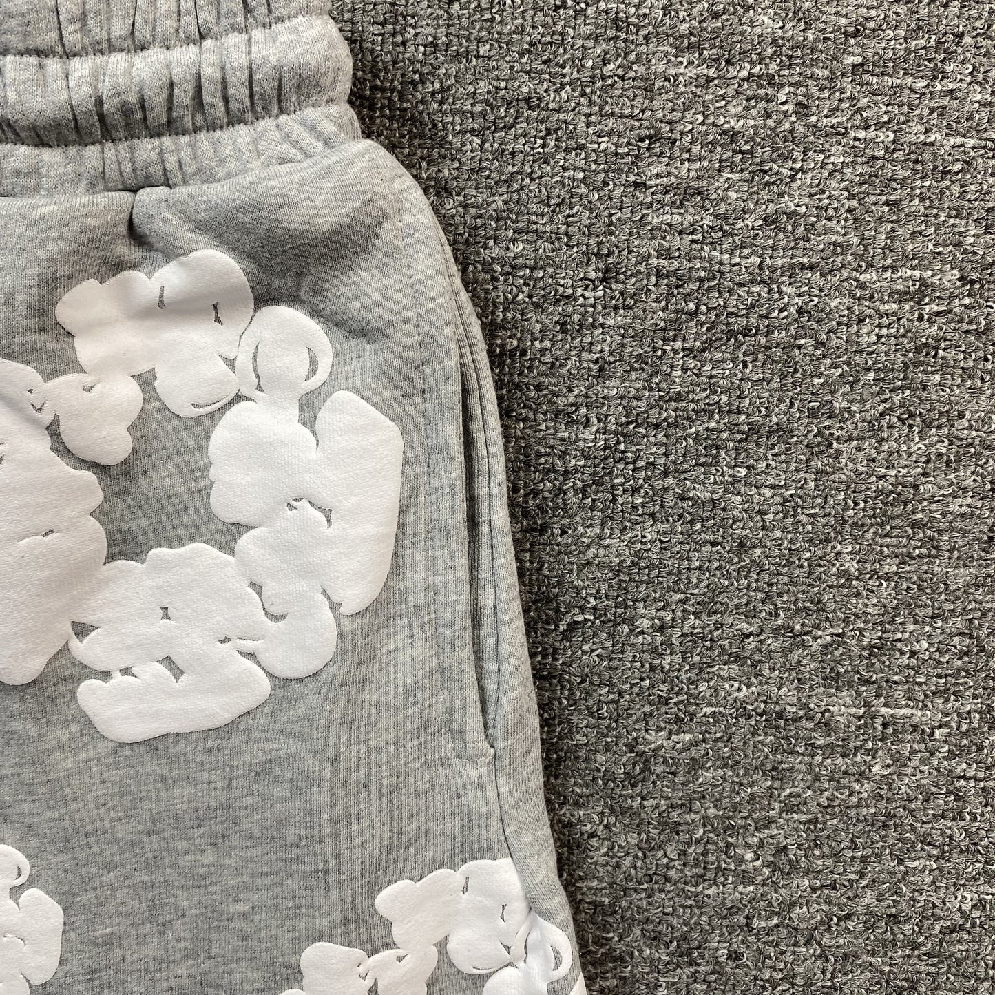 DENIM TEARS COTTON WREATH SHORTS GREY - Prime Reps