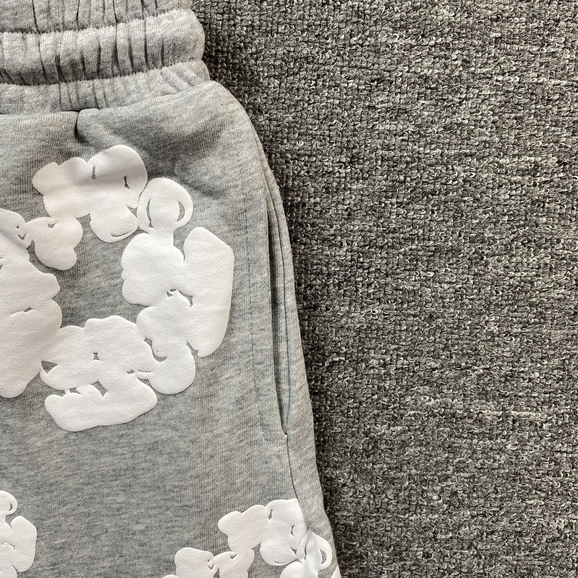 DENIM TEARS COTTON WREATH SHORTS GREY - Prime Reps