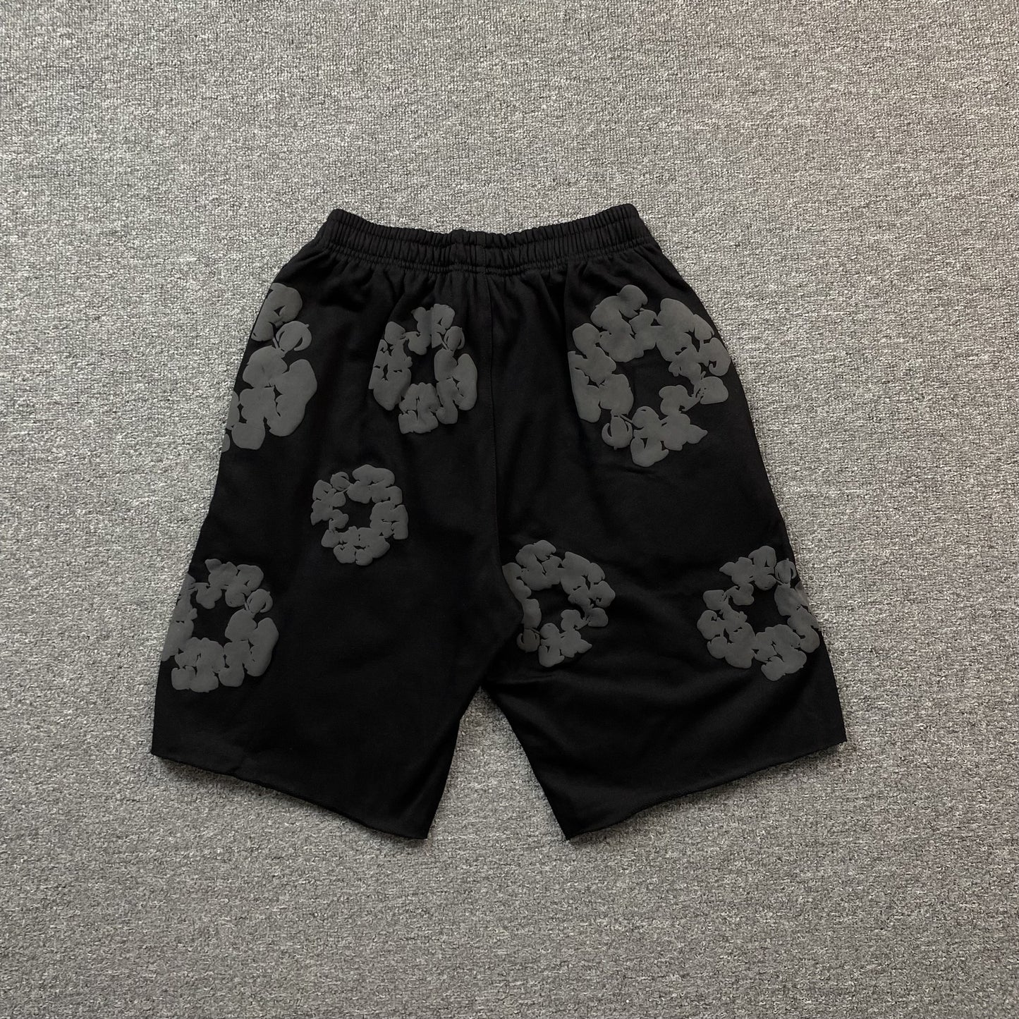 DENIM TEARS COTTON WREATH SHORTS MONOCHROME BLACK - Prime Reps