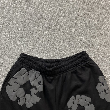 DENIM TEARS COTTON WREATH SHORTS MONOCHROME BLACK - Prime Reps