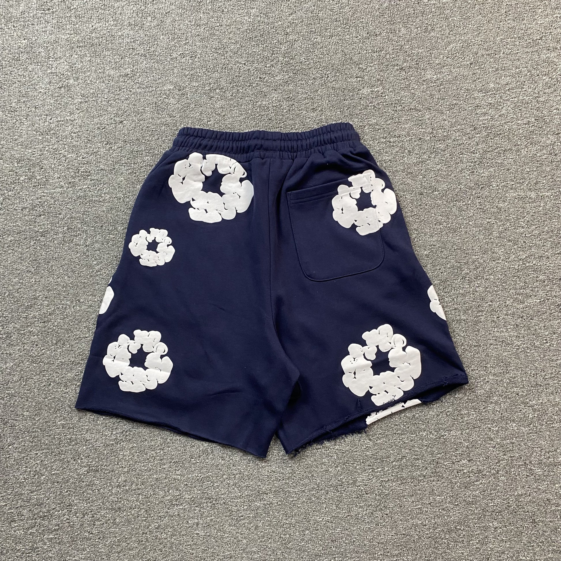 DENIM TEARS COTTON WREATH SHORTS NAVY - Prime Reps