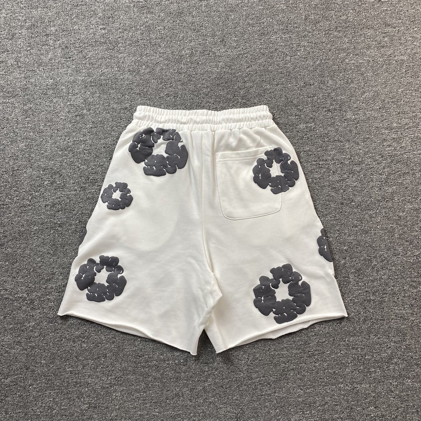 DENIM TEARS COTTON WREATH SHORTS WHITE - Prime Reps