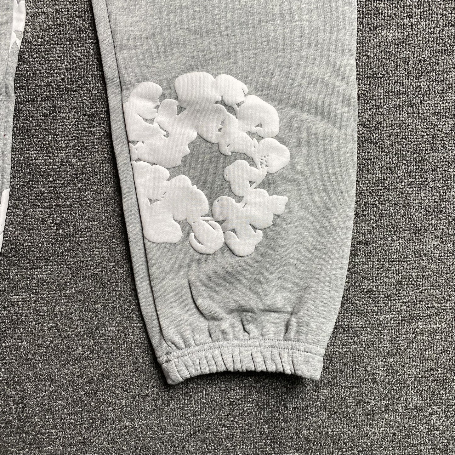 DENIM TEARS COTTON WREATH SWEATPANTS GREY - Prime Reps