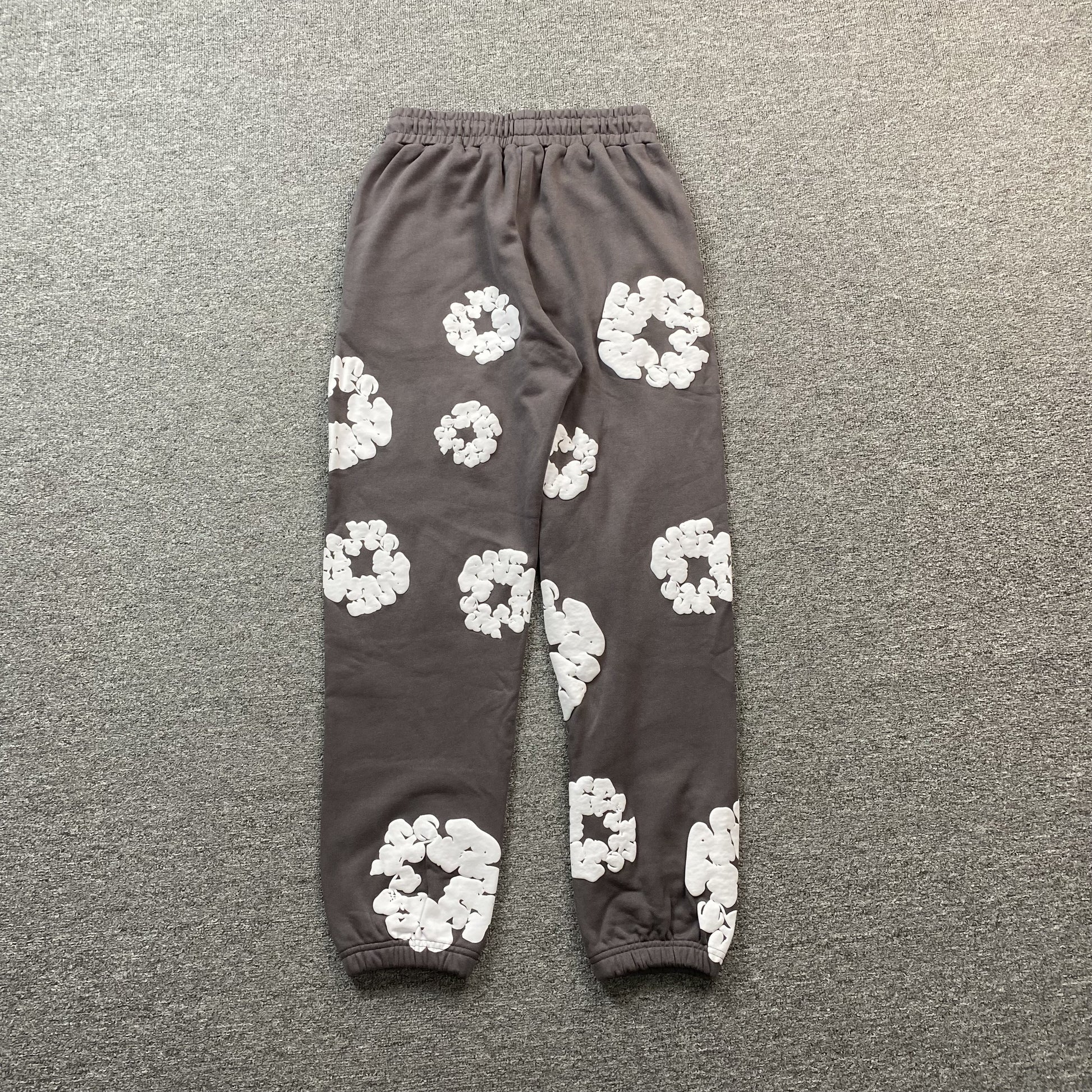 DENIM TEARS COTTON WREATH SWEATPANTS OLIVE - Prime Reps