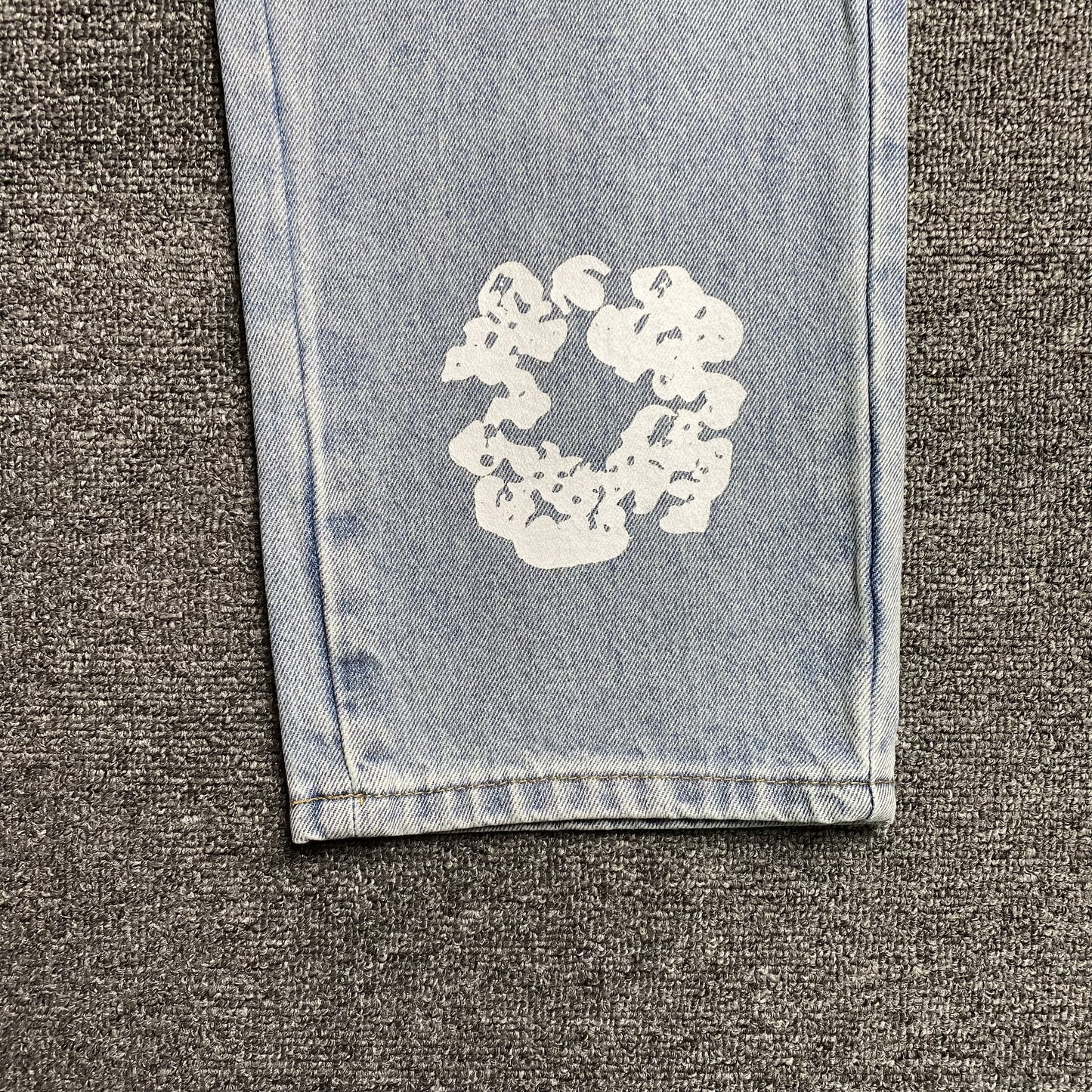 DENIM TEARS x LEVI'S COTTON WREATH JEANS LIGHT WASH - Prime Reps