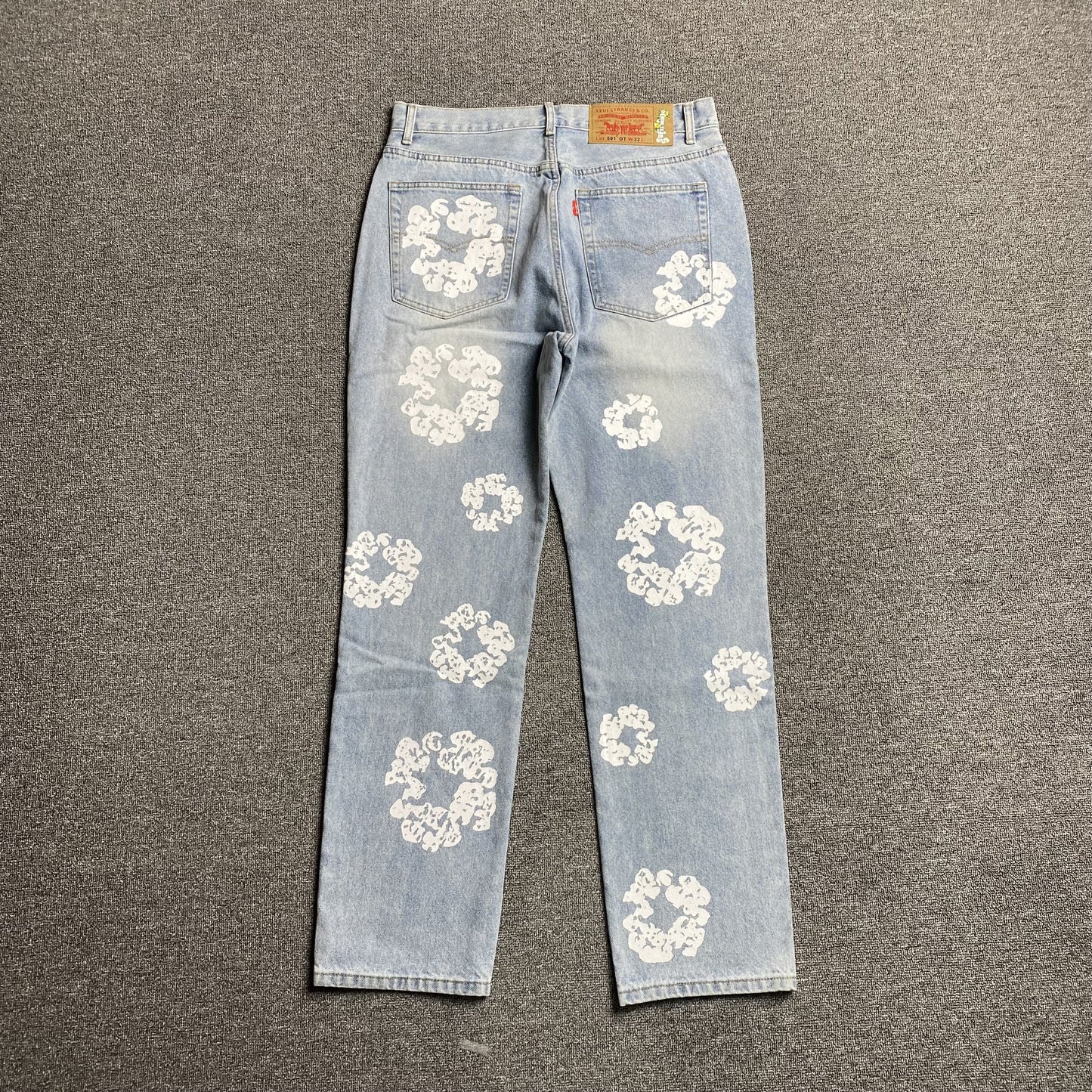 DENIM TEARS x LEVI'S COTTON WREATH JEANS LIGHT WASH - Prime Reps