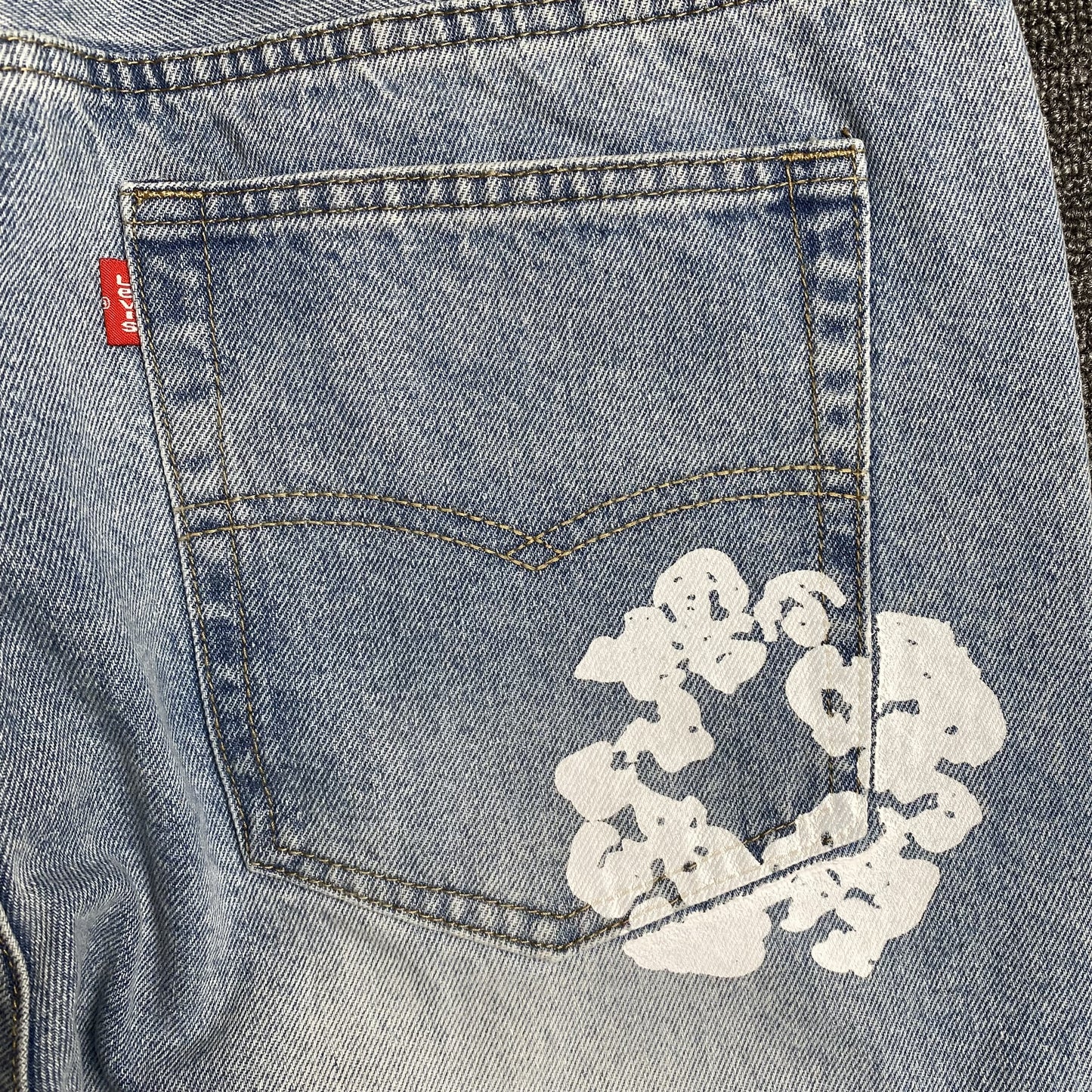 DENIM TEARS x LEVI'S COTTON WREATH JEANS LIGHT WASH - Prime Reps