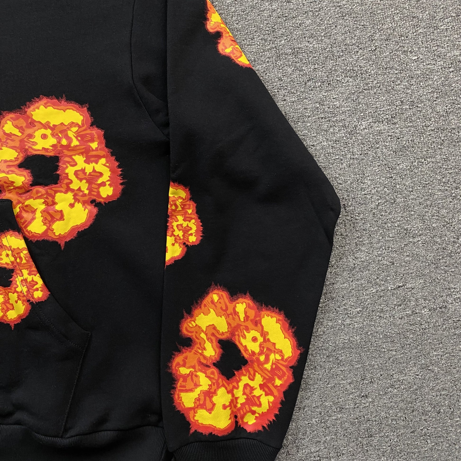 DENIM TEARS x OFFSET WREATH HOODIE BLACK - Prime Reps