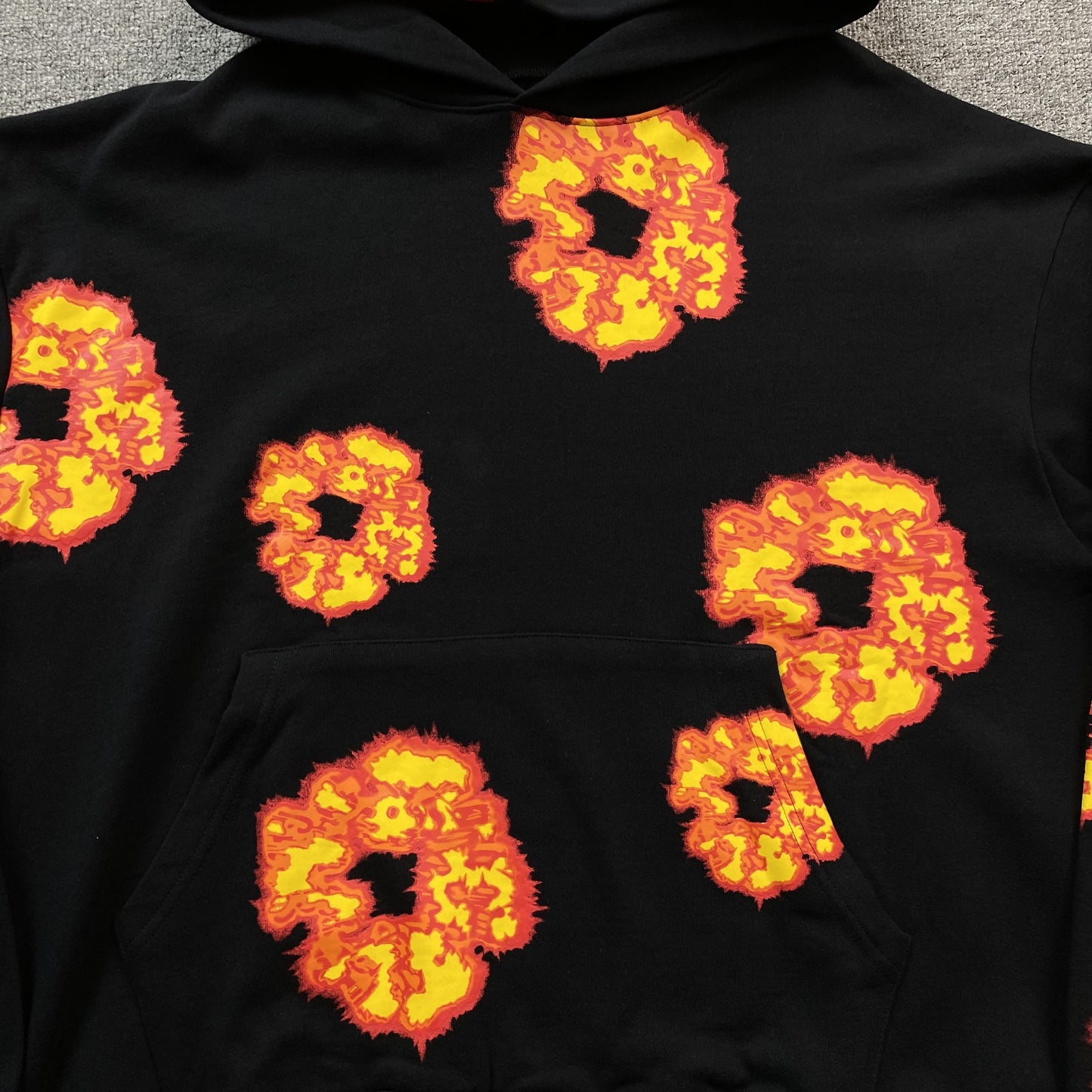 DENIM TEARS x OFFSET WREATH HOODIE BLACK - Prime Reps