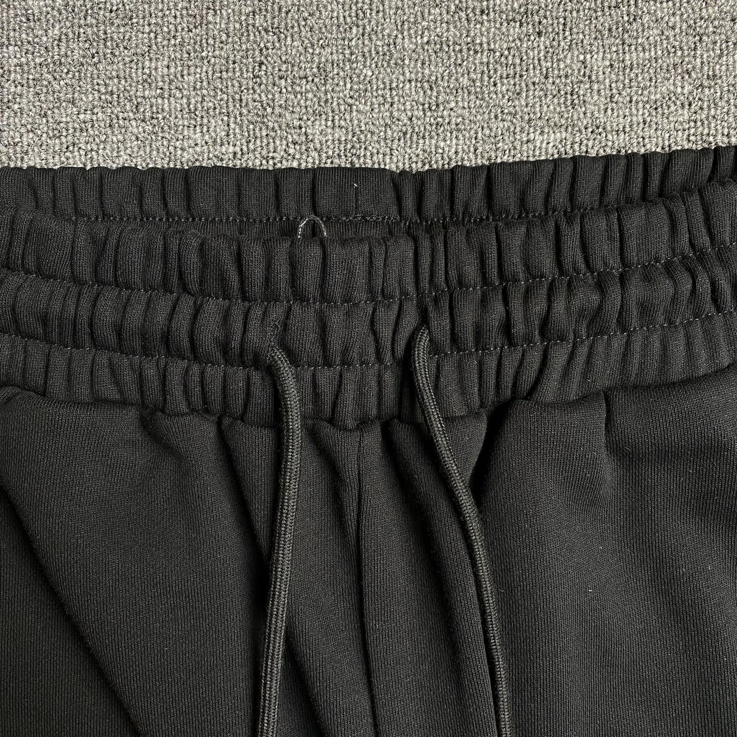 DENIM TEARS x OFFSET WREATH SWEATPANTS BLACK - Prime Reps