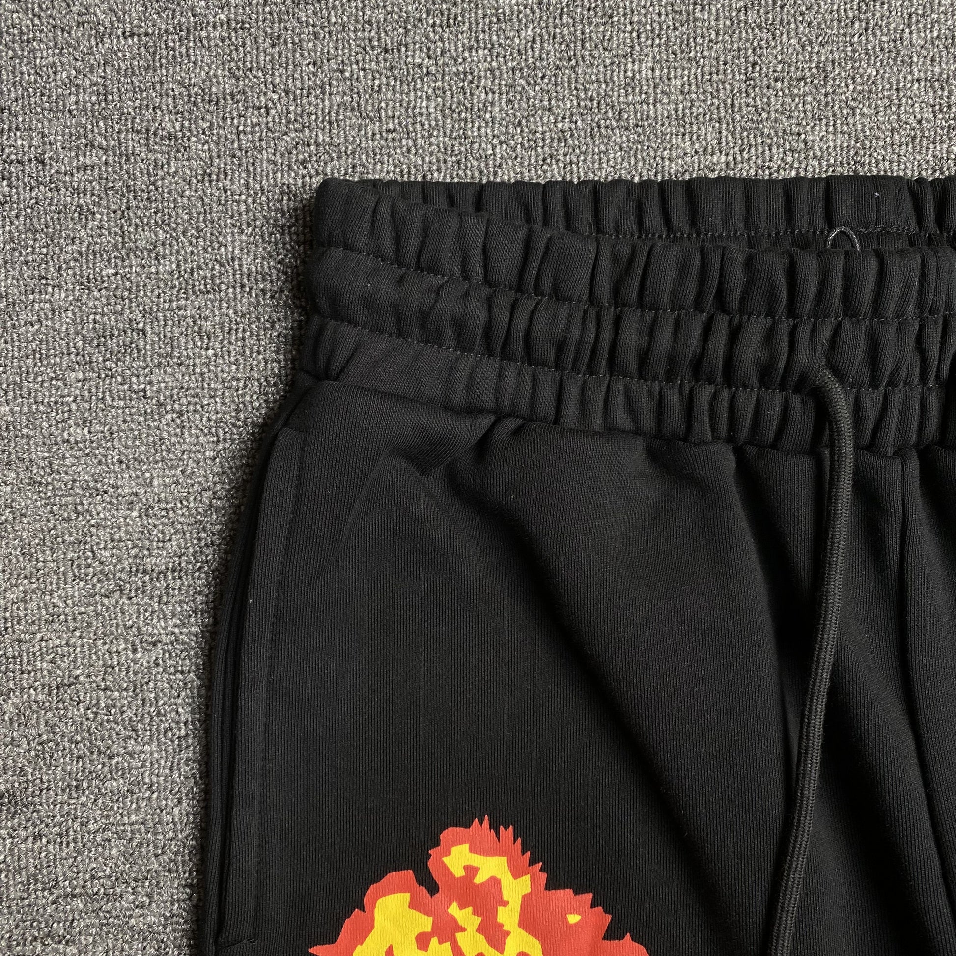 DENIM TEARS x OFFSET WREATH SWEATPANTS BLACK - Prime Reps