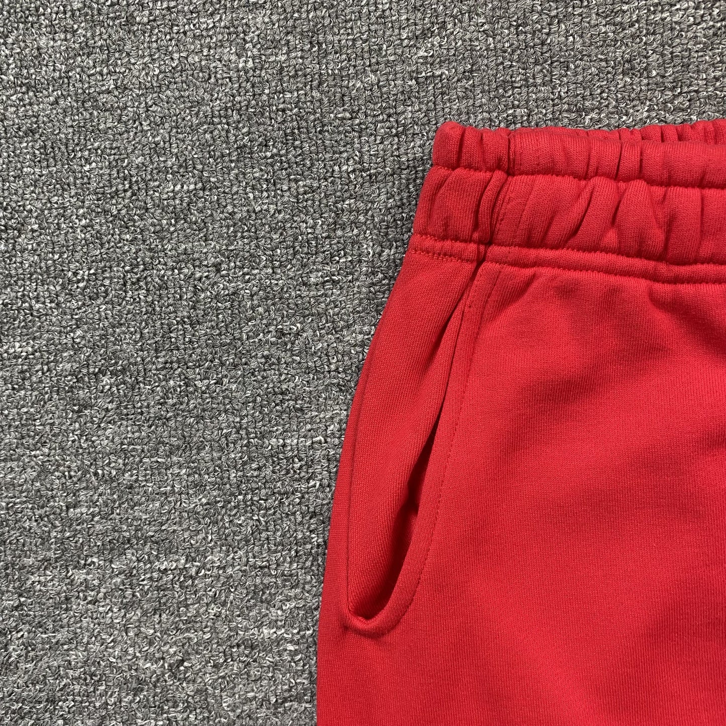 SP5DER BELUGA SWEATPANTS RED - Prime Reps