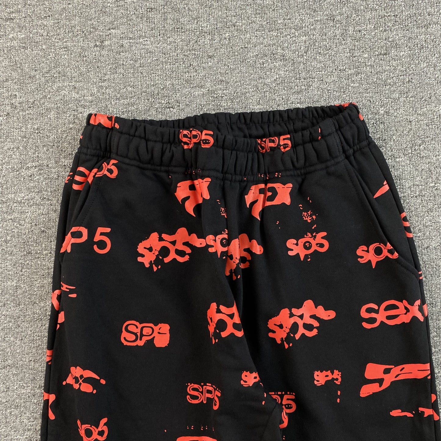 SP5DER SEX AOP SWEATPANTS BLACK - Prime Reps
