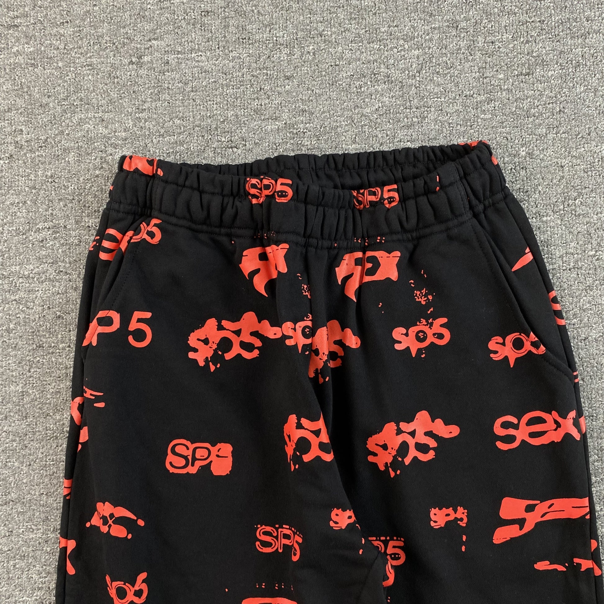 SP5DER SEX AOP SWEATPANTS BLACK - Prime Reps