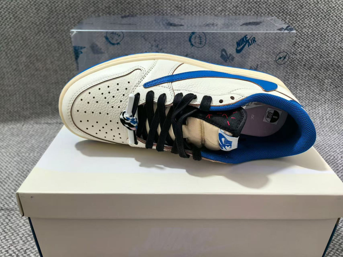 JORDAN 1 LOW OG x TRAVIS SCOTT FRAGMENT